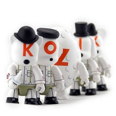 Ultraviolence DOV Version figure by Frank Kozik, produced by Toy2R. Front view.