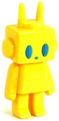 Nut - Yellow figure by P.P.Pudding (Gen Kitajima), produced by P.P.Pudding . Front view.