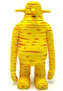 Pascagoula Alien - Yellow figure by Michael Lau, produced by Crazysmiles. Front view.