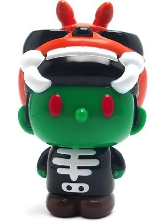 Skullbeetan Halloween Green figure by Convex, produced by Secret Base. Front view.