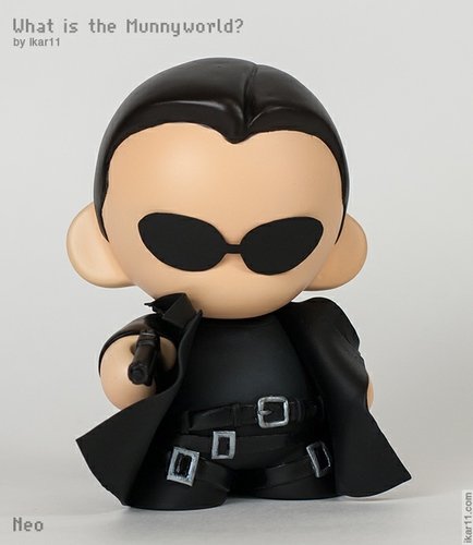Neo figure by Ikar11. Front view.