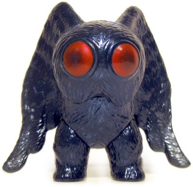 Mothman (Koko Mahi) figure by Koko Mahi, produced by Dream Rocket. Front view.