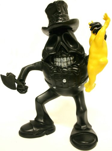Humpty in Black - Prototype figure by Steve Lee. Front view.