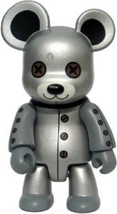 Silver BBQ figure by Steven Lee, produced by Toy2R. Front view.
