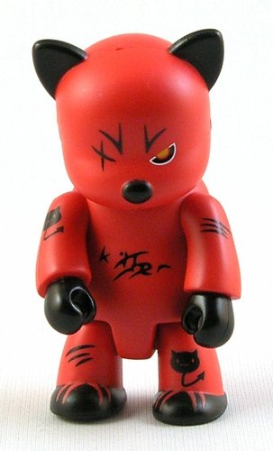 Killer Cat S figure by Danny Chan, produced by Toy2R. Front view.