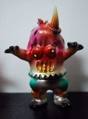 Ugly Unicorn CRAZY EYES Ver. figure by Blobpus, produced by Rampage Toys. Front view.