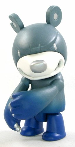 Blue Moon figure by Touma, produced by Toy2R. Front view.