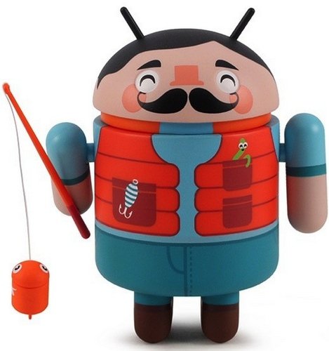 Fisherman Android figure by Kong Andri, produced by Dyzplastic. Front view.
