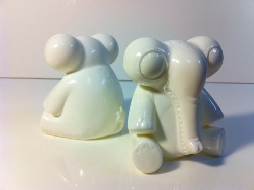 Waniphant - Vinyl appreciation release figure by Shane Haddy, produced by Hints And Spices. Front view.