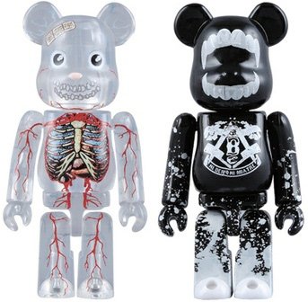 Dr. Romanelli & Butcher Block - Halloween Be@rbrick 08 Set figure by Dr. Romanelli, produced by Medicom Toy. Front view.