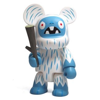 Yeti Qee figure by Tim Biskup, produced by Toy2R. Front view.