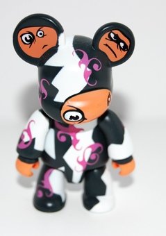 Gang figure by Kenn Munk, produced by Toy2R. Front view.
