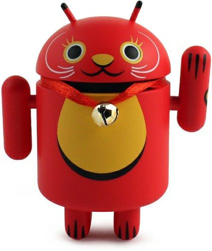 Android Lucky Cat figure by Mr. Shane Jessup, produced by Dyzplastic. Front view.