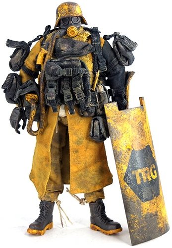 Emgy Grunt figure by Ashley Wood, produced by Threea. Front view.