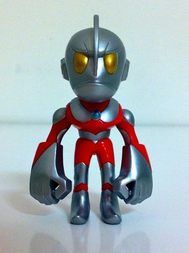 Ultraman - normal version figure by Touma, produced by Bandai. Front view.