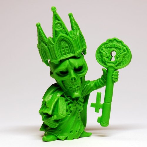 Kingdom Mind - Green figure by Junnosuke Abe, produced by Restore. Front view.