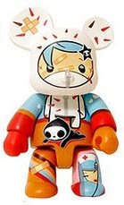 Sahara Qee 8 (White) figure by Simone Legno (Tokidoki), produced by Toy2R. Front view.