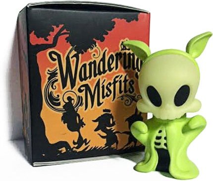 Wandering Misfits - GID Boo, MPH Exclusive figure by Brandt Peters X Kathie Olivas, produced by Cardboard Spaceship. Front view.