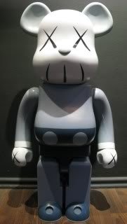 Kaws Companion Be@rbrick 1000% - Blue figure by Kaws, produced by Medicom Toy. Front view.
