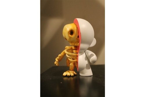 MUNNY figure by Shawn Wigs. Front view.