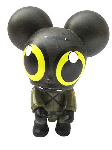 Night Ops figure by Dalek, produced by Toy2R. Front view.