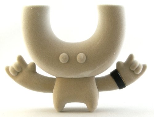 Mini Nookanooka - Matthew Waldman figure by Matthew Waldman, produced by Nooka. Front view.