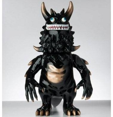Rangeas Lifesize - Black/Gold figure by T9G, produced by Toy Art Gallery. Front view.