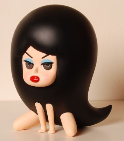 Black hair Horny Girl figure by Eric So X Yone, produced by Papamamason. Front view.