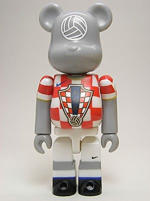 Joga Bonito Be@rbrick - Croatia figure by Nike, produced by Medicom Toy. Front view.