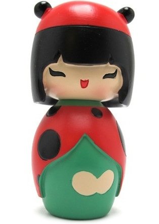 Lucky figure by Momiji, produced by Momiji. Front view.