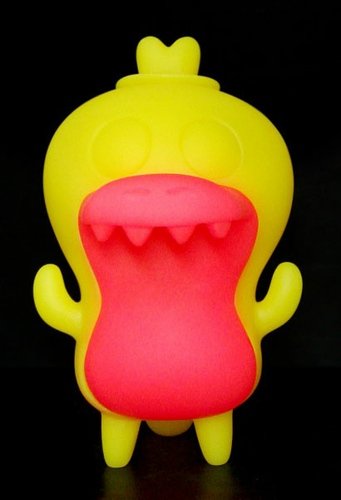 Crocadoca - Yellow GID DIY figure by David Horvath, produced by Toy2R. Front view.