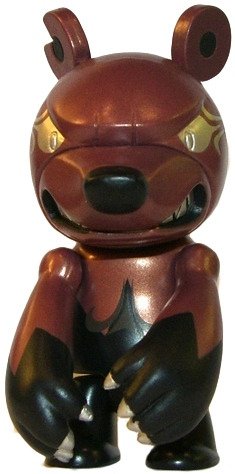 Volcano Knucklebear figure by Touma, produced by Toy2R. Front view.