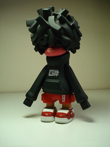 Young Miss figure by Michael Lau, produced by Crazysmiles. Front view.