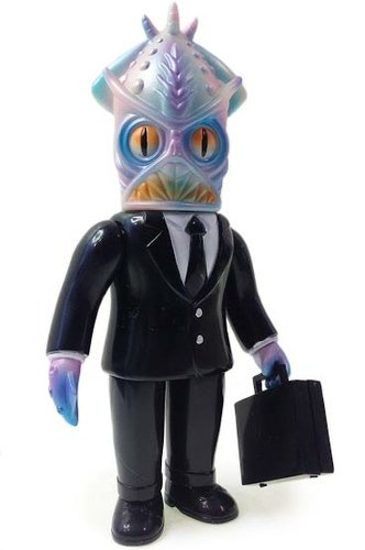 Mr. Halliburton figure by Frank Kozik, produced by Intheyellow. Front view.