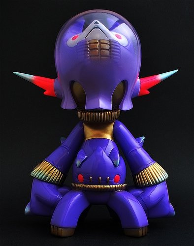 Sion  figure by Kaijin, produced by One-Up. Front view.