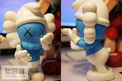 Kurf figure, produced by L.A.B.. Front view.