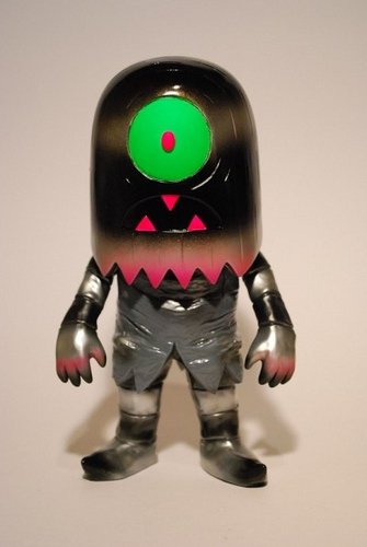 Helper T9G ver. - TTF 09 figure by T9G X Tim Biskup, produced by Intheyellow. Front view.