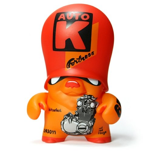 650° Hitzerot (Molotow) figure by Flying Fortress, produced by Adfunture. Front view.
