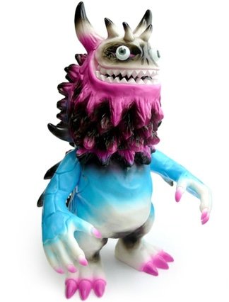 Rangeas - Thiyea Project figure by T9G, produced by Intheyellow. Front view.