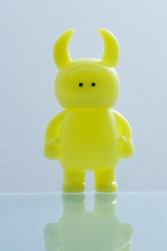 Uamou - Yellow w/ Black Eyes figure by Ayako Takagi. Front view.