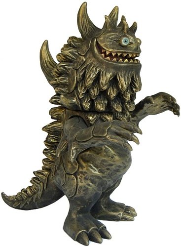 Rangeas (Gold is The Metal) figure by 23Spk, produced by Intheyellow. Front view.