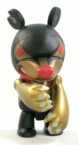 King Gold figure by Touma, produced by Toy2R. Front view.