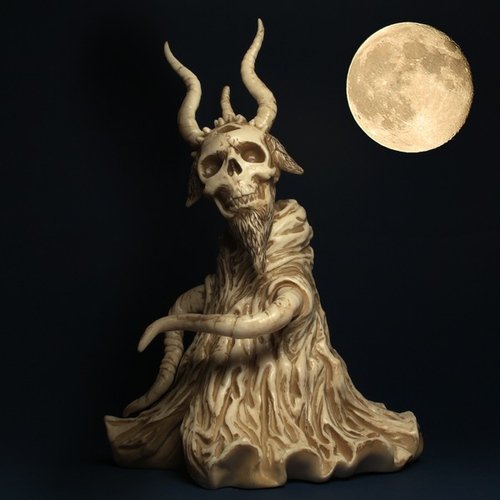 Dredge - Bone Version figure by Brian Morris, produced by Squibbles Ink + Rotofugi. Front view.