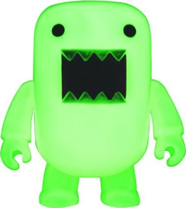 7 GID Domo Qee figure by Dark Horse Comics, produced by Toy2R. Front view.