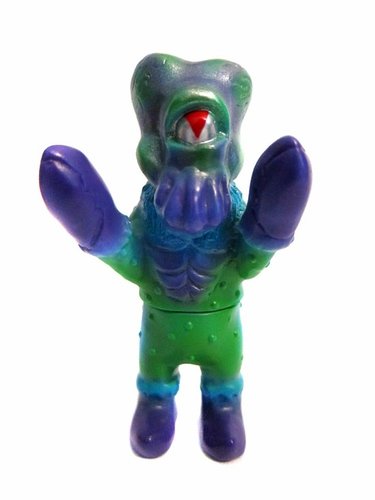 Mini Alien Xam - Standard figure by Mark Nagata, produced by Max Toy Co.. Front view.