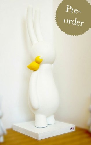 Petit Lapin Museum edition - 1 figure by Mr. Clement. Front view.