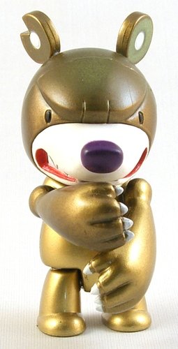 Knuckle Bear Gold figure by Touma, produced by Toy2R. Front view.