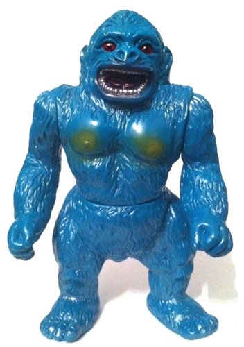 Giant Gorilla figure by Marusan, produced by Marusan. Front view.