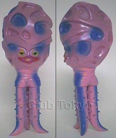 Chibull Seijin Pink figure by Yuji Nishimura, produced by M1Go. Front view.