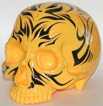 1/1 Skull Head 2010 Pinstriped Tiger Yellow figure, produced by Secret Base. Front view.